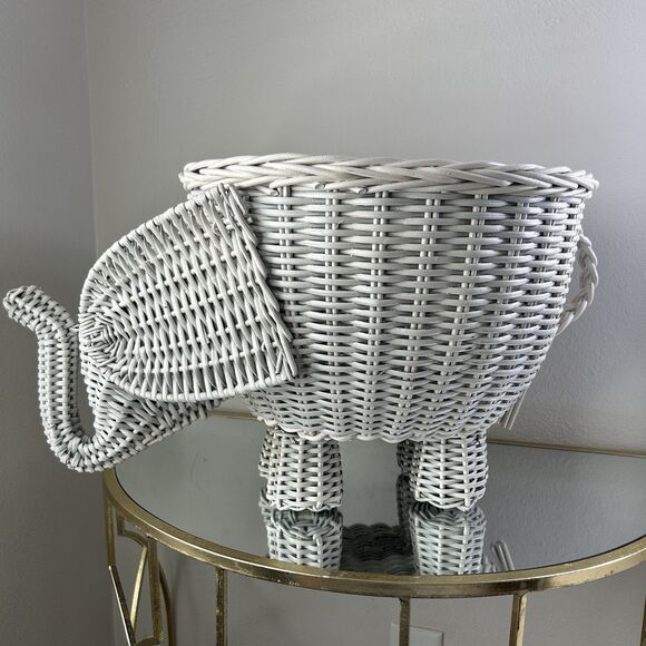 Pottery Barn Kids Handwoven Rattan Wicker Elephant Shaped Storage Basket Gray - Picture 4 of 16